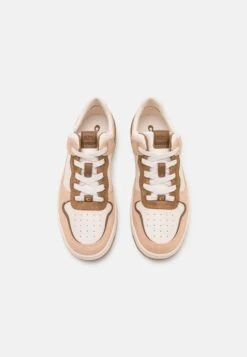 Coach Sneakers Laag - Chalk/Beechwood 13 Coach Sneakers Laag - Chalk/Beechwood -Mode Kledingwinkel 01a04c318df34012abcaf3279b5b3d06