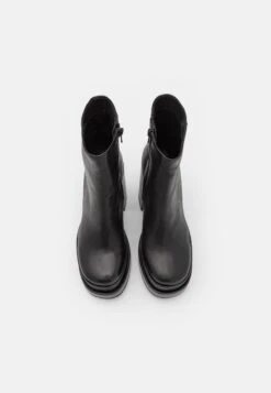Steve Madden Enkellaarsjes Met Plateauzool - Black -Mode Kledingwinkel 038c7979762241008c113cfcc6d79b35