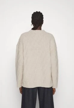 Holzweiler Deja Sweater - Trui - Sand 13 Holzweiler Deja Sweater - Trui - Sand -Mode Kledingwinkel 03f18b9a98d946f48b9b41e8bb4f8f8f