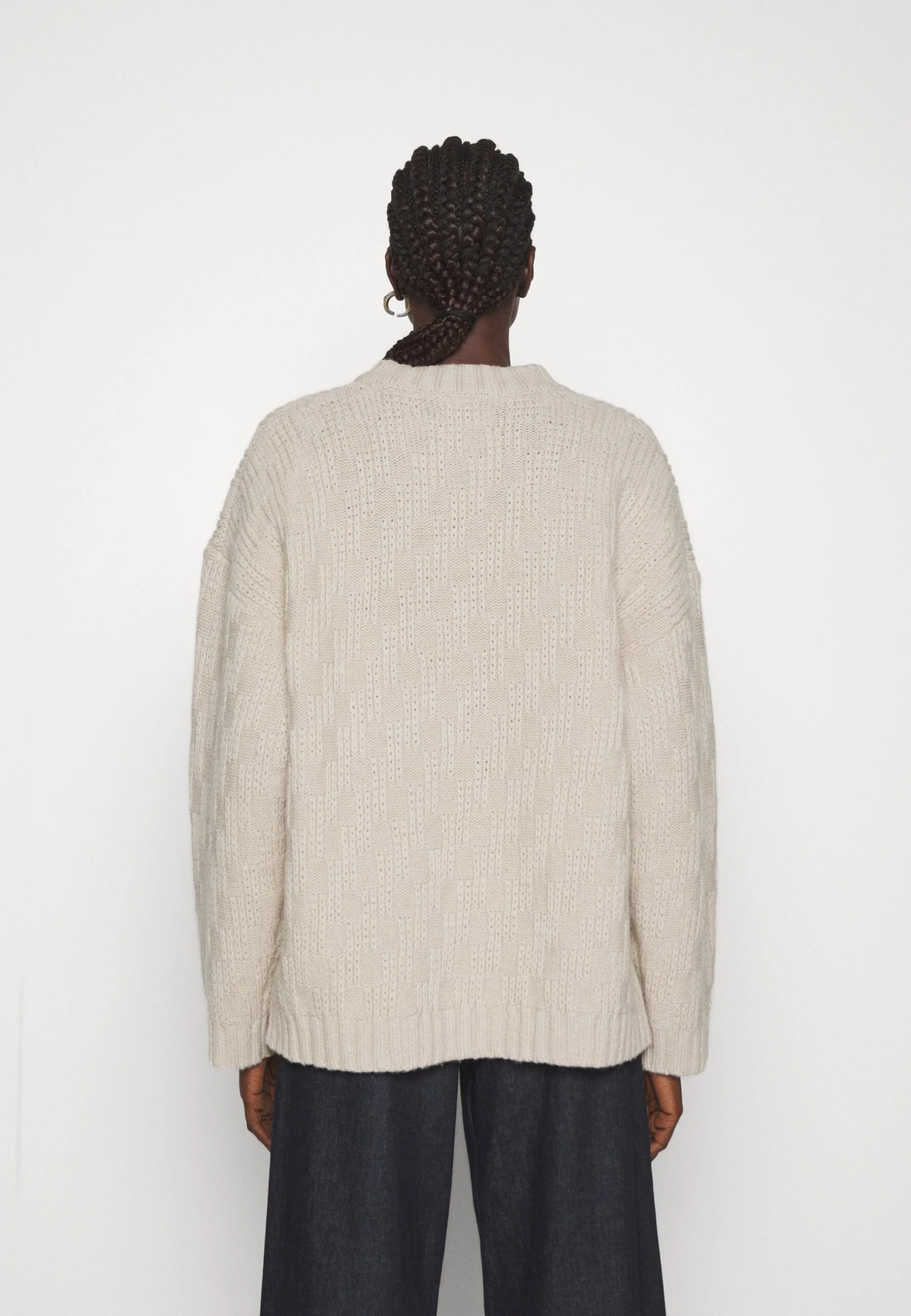 Holzweiler Deja Sweater - Trui - Sand 6 Holzweiler Deja Sweater - Trui - Sand - Afbeelding 4