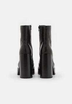 Steve Madden Enkellaarsjes Met Plateauzool - Black -Mode Kledingwinkel 08d72fca97b0443bad9eda62f90b3427