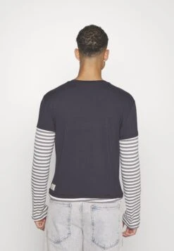 Jaded London Double Layer Stripe- Longsleeve - Blue -Mode Kledingwinkel 0949695e5fcb4b79a5d145bd026a095a