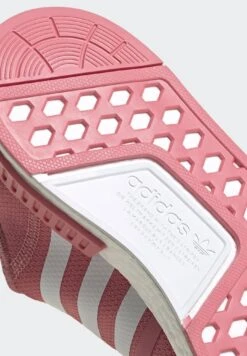 Adidas Originals Nmd_R1- Sneakers Laag - Hazy Rose/Footwear White/Glory Blue -Mode Kledingwinkel 0be2c90f349f412aaae046f0bdf87a7c