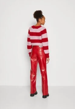 COLOURFUL REBEL Russy Croco 5 Pocket High Waist Pants - Broek - Red 10 COLOURFUL REBEL Russy Croco 5 Pocket High Waist Pants - Broek - Red -Mode Kledingwinkel 0fdf828f71364ed4b8ad47c72d29787b