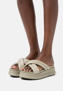 Tamaris Muiltjes Met Hak - Pale Green