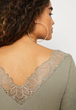 Yaselle V Neck- T-Shirt Print - Vetiver -Mode Kledingwinkel 167ee0e33623494da96ca05de8013b0d