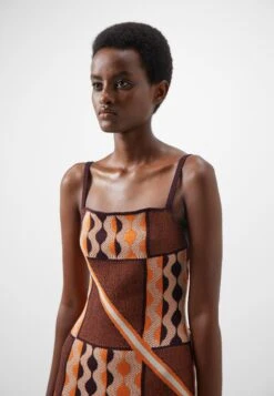 Tafii Dress - Etui-Jurk - Red/Orange 15 Tafii Dress - Etui-Jurk - Red/Orange -Mode Kledingwinkel 1d6314659e7f477591a23539391f16fd