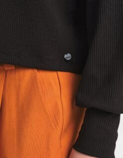 Nucardi Crop - Longsleeve - Caviar -Mode Kledingwinkel 1e14fabdcf1e4deeb5e48c2647364ba3