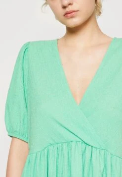 Pieces Pcluna V Neck Short Dress- Jurk - Irish Green -Mode Kledingwinkel 2083a48b3ab2479ab93e0398f695d481