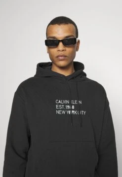 Calvin Klein Mixed Print Stencil - Hoodie -Black 11 Calvin Klein Mixed Print Stencil - Hoodie -Black -Mode Kledingwinkel 2405e1c01d5046a89381f1f8daaa0fd0