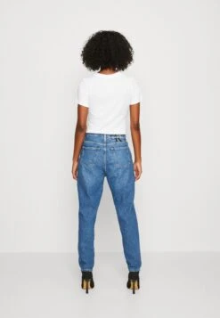 Calvin Klein Jeans Mom - Relaxed Fit Jeans - Denim Dark -Mode Kledingwinkel 25edccb01cf34c028cdf0f041e8cdefd