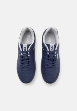 Fila C. Court Unisex - Sneakers Laag - Medieval Blue/Gray Violet 11 Fila C. Court Unisex - Sneakers Laag - Medieval Blue/Gray Violet -Mode Kledingwinkel 27b3bc226d354384a3fe920489b4bccc