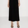 Selected Femme Slfeloisa Ankle Wrap Skirt - Wikkelrok - Black 1 Selected Femme Slfeloisa Ankle Wrap Skirt - Wikkelrok - Black -Mode Kledingwinkel 294dcd5bde8a430b865cea190708c442