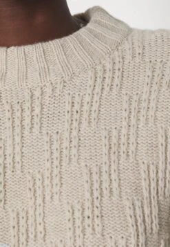 Holzweiler Deja Sweater - Trui - Sand 17 Holzweiler Deja Sweater - Trui - Sand -Mode Kledingwinkel 2b41ff1d63fd4bc1b8f7334c24c60150