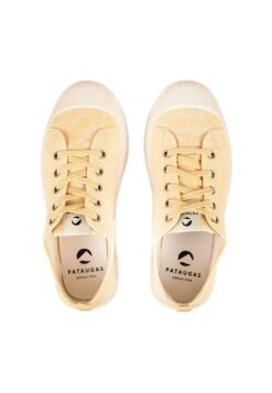 Pataugas Etche- Sneakers Laag - Yellow -Mode Kledingwinkel 2b90a8c2849c4383851d85c6548ba9ae
