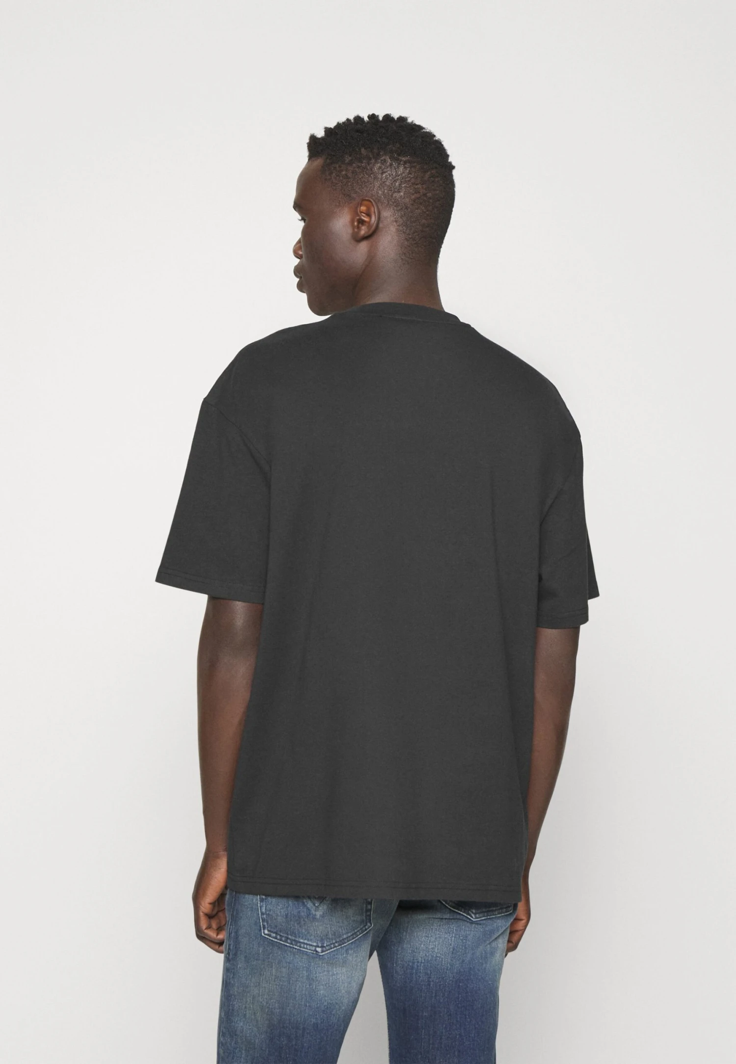 YOURTURN T-Shirt Print - Black 5 YOURTURN T-Shirt Print - Black - Afbeelding 3