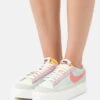 Nike Sportswear Blazer Platform - Sneakers Laag - Seafoam/Pink Salt/Sea Glass/Saturn Gold