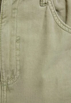 BERSHKA With Gathered Waist And Pockets - Cargobroek - Green -Mode Kledingwinkel 31549cd66049482fad81767671be903e