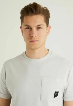 Petro - T-Shirt Basic - Light Grey -Mode Kledingwinkel 31bb2feb29c742688d1db890bcd8a3d8