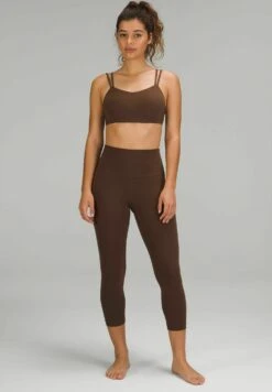 Nieuwe uitgaven -Mode Kledingwinkel 3373b2e8a7264d3090ad7d0148754d34