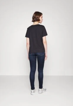 Denham Spray - Jeans Skinny Fit - Blue -Mode Kledingwinkel 33fd1d6aae6848cbbbbb19268eae1f8e