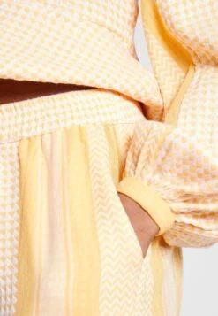 Freya Pants - Broek - Coral -Mode Kledingwinkel 365f784e01414039992e2f3ddbd112d6