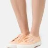 Superga 2750 Classic - Sneakers Laag - Orange Apricot/Avorio