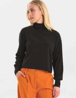 Nucardi Crop - Longsleeve - Caviar