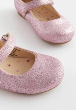 Next Mary JaneWide Fit (G) - Ballerina'S Met Enkelbandjes - Pink Glitter 15 Next Mary JaneWide Fit (G) - Ballerina'S Met Enkelbandjes - Pink Glitter -Mode Kledingwinkel 3b8a9f5ba8604bec9f01779e40315ed4