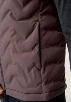 Born Living Yoga Sepik - Bodywarmer - Bleached Cherry -Mode Kledingwinkel 3dbf5e202ef64c9bb0465c27689ad053