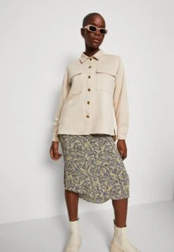 Pieces Pctimone Shirt Jacket - Lichte Jas - Tan 11 Pieces Pctimone Shirt Jacket - Lichte Jas - Tan -Mode Kledingwinkel 3e6b88ba3daf43388a407b8b8d6c2b54