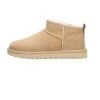 Ugg Classic Ultra Mini - Korte Laarzen - Sand 1 Ugg Classic Ultra Mini - Korte Laarzen - Sand -Mode Kledingwinkel 436cbd966bc04ca0aedbc6f9e29a22af