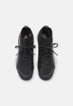 Puma Eliminate Nitro Sqd - Handbalschoenen - Black/White/Red -Mode Kledingwinkel 44c397ccc0c24443ba0171dc90969889