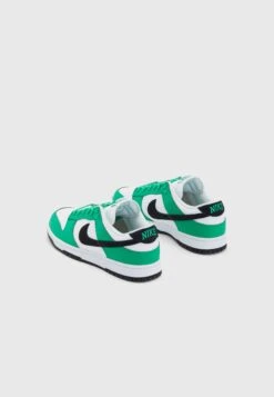 Nike Sportswear Dunk Low Unisex - Sneakers Laag - Stadium Green/Black/White -Mode Kledingwinkel 454b4e13fdf04bdabd3763e3c89bca08