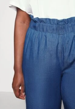 ONLY CARMAKOMA Carcaly Wide Crop - Relaxed Fit Jeans - Medium Blue Denim -Mode Kledingwinkel 487b4e82094242719c74aa4ef5d8a1af