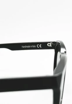 The Mentor - Zonnebril - Black -Mode Kledingwinkel 4d452c3084a640b3bb88c3341f3aeda2