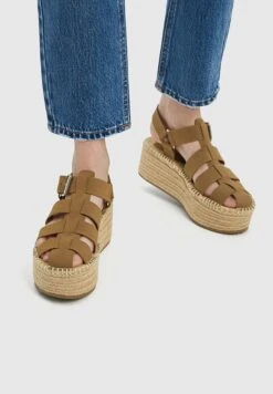PULL & BEAR Cage - Sandalen Met Sleehak - Brown
