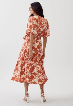 Tussah Louisa Midi- Jurk - Shadow Floral -Mode Kledingwinkel 528e3f369a374eba91d6a1e92eaa53be