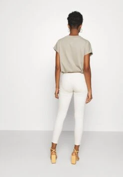 ONLY Onlblush Raw Dot - Jeans Skinny Fit - Ecru -Mode Kledingwinkel 54aa11f489af4f8c8a04caa9dfbf4717