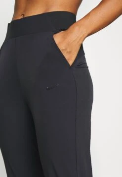 Nike Performance Bliss Pant - Trainingsbroek - Black -Mode Kledingwinkel 552f4a76245e4a448acfb64f9296bc69