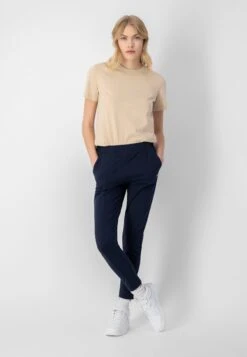 Champion Slim American Classics - Trainingsbroek - Dark Blue 9 Champion Slim American Classics - Trainingsbroek - Dark Blue -Mode Kledingwinkel 56b10afd8b6d436a9be1fad2c2a05bec