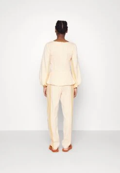 Freya Pants - Broek - Coral -Mode Kledingwinkel 5b580ba5831a415792aeb4440db2853d