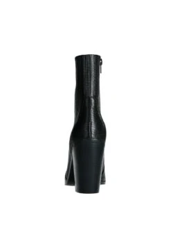 Korte Laarzen - Schwarz -Mode Kledingwinkel 5c082f4526f7472d98caeed897419883