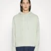 DRYKORN Bradley - Sweater - Green 2 DRYKORN Bradley - Sweater - Green -Mode Kledingwinkel 5da4784ecffa4e9cb249981c82a35db3