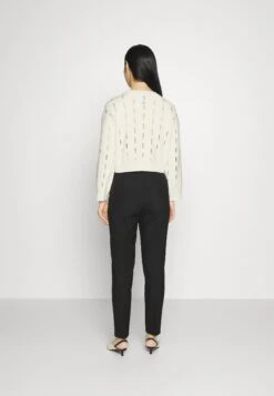 Boss Fahomi - Trui - Open White -Mode Kledingwinkel 5e6562b9159941efa0755ee574eedbc9