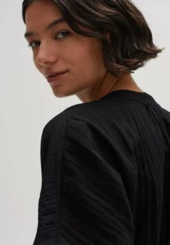 OPUS Kurzarm Flandra - Blouse - Black -Mode Kledingwinkel 61279aadf0b84b3badf0c539b209f2b1