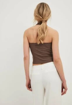 NA-KD Mit Neckholder-Ausschnitt - Top - Brown -Mode Kledingwinkel 623f6505c25b4370a7195a55a0b3fd3e