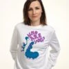 Disney Alice In Wonderland Who Are You - Sweater - White -Mode Kledingwinkel 62677d3c3359435a95aee3cddf0312d5