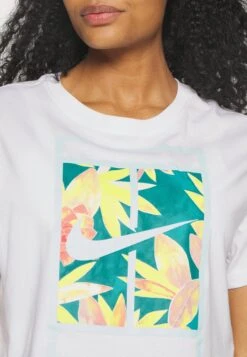 Nike Performance Tee Slam Crop - Sport T-Shirt - White -Mode Kledingwinkel 62ba22fc389f4bed91fbdeac7346bc21