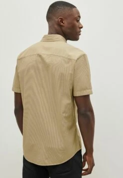 Next Twin Pocket Textured Short Sleeve Standard - Overhemd - Neutral 9 Next Twin Pocket Textured Short Sleeve Standard - Overhemd - Neutral -Mode Kledingwinkel 631c7f5b8e3a4931b439fc4b591d5ff1